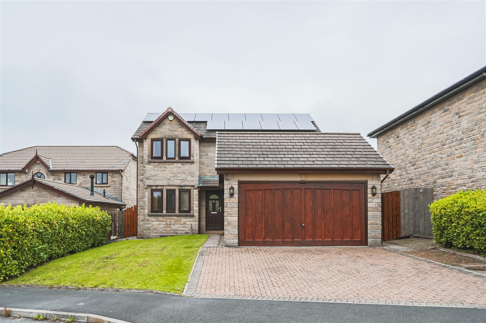 4 Bed Detached House For Sale - Main Image